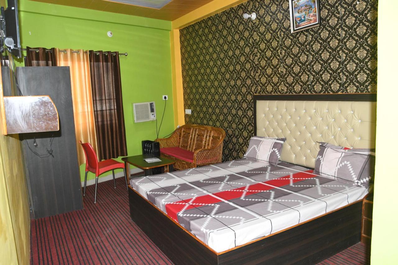 Hotel Mountain View And Rooftop Restaurant Pithorāgarh المظهر الخارجي الصورة