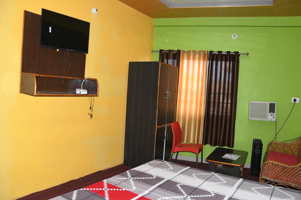 Hotel Mountain View And Rooftop Restaurant Pithorāgarh المظهر الخارجي الصورة